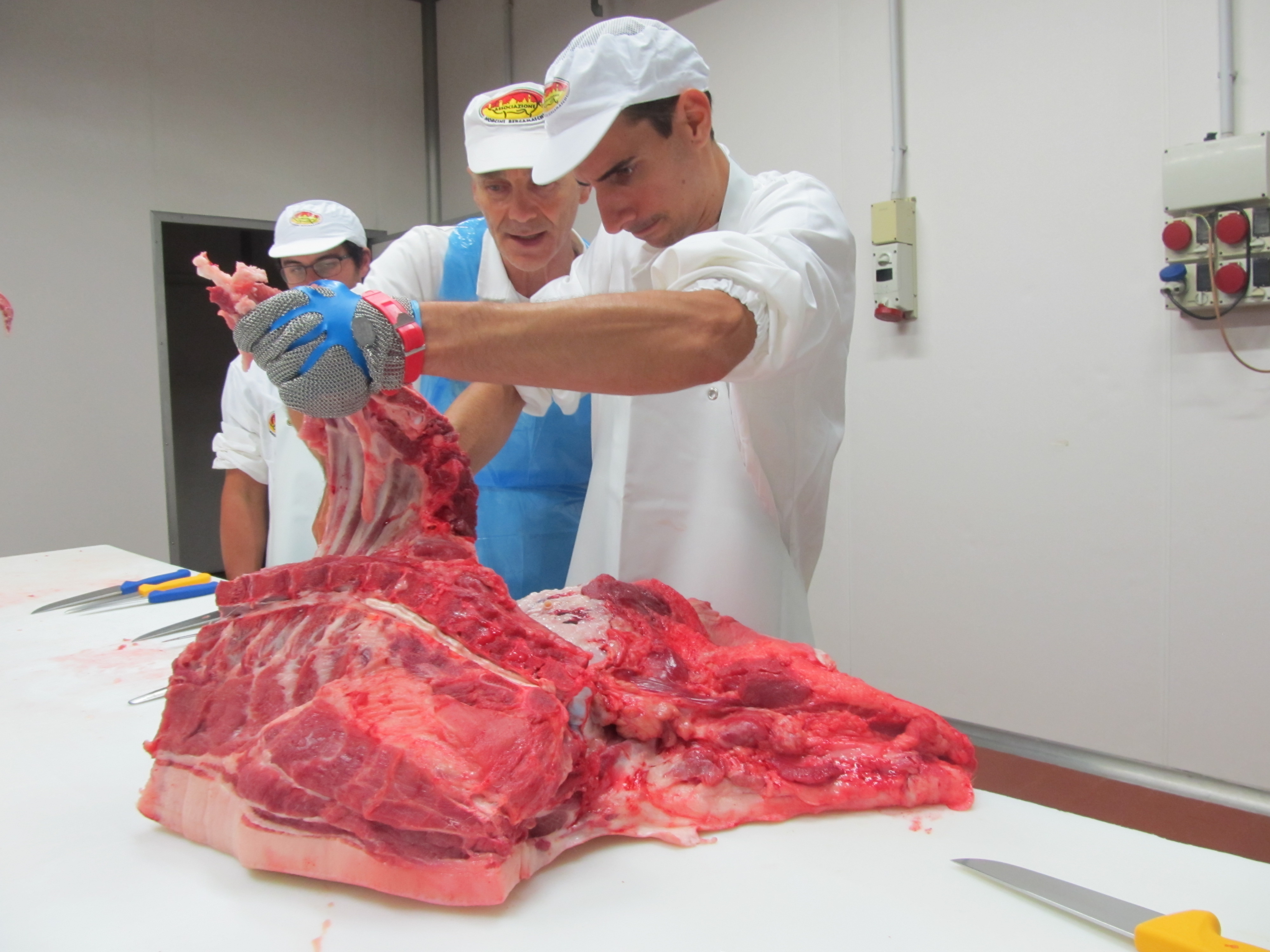 /files_cms/9-galleria/Gallery/2025_18_Corso_Base_di_Norcineria/IMG_8778.JPG